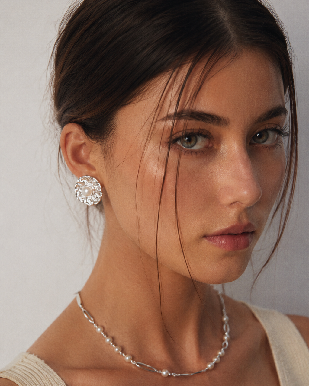 Aurelia Pearl Stud Earrings