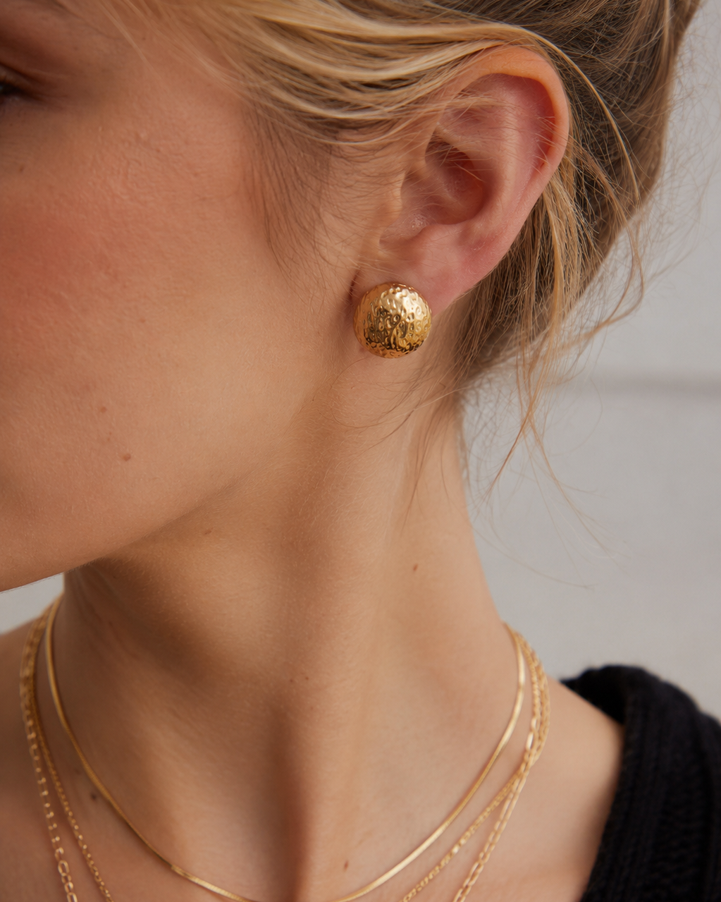Solea Hammered Gold Stud Earrings
