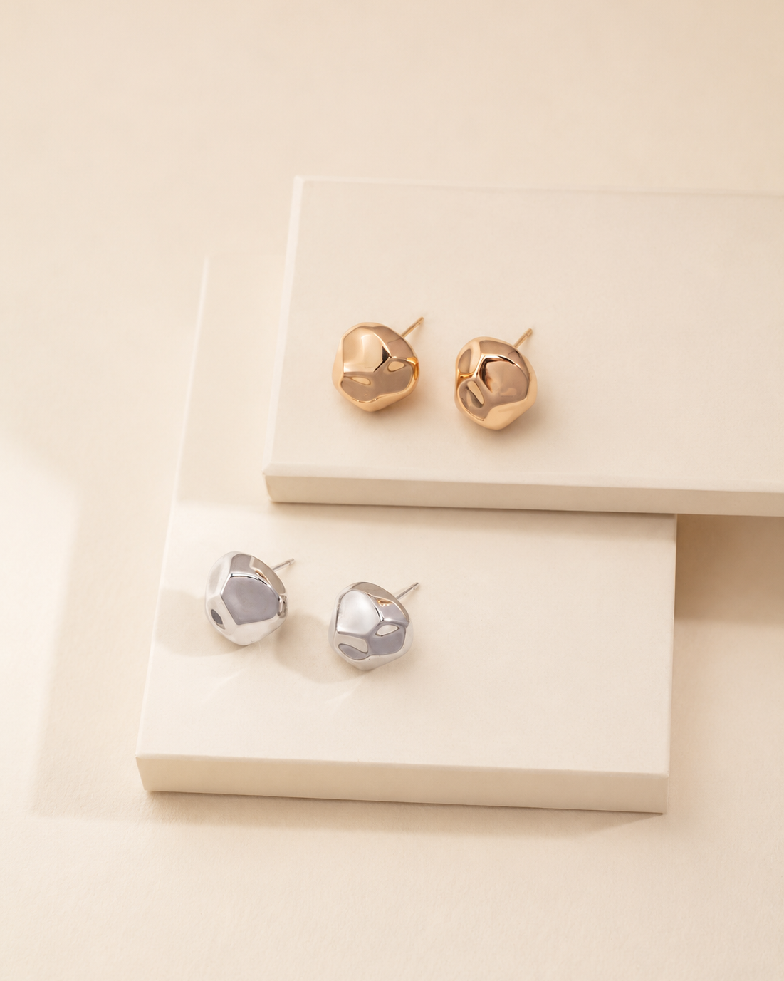 Sculpt Pebble Stud Earrings