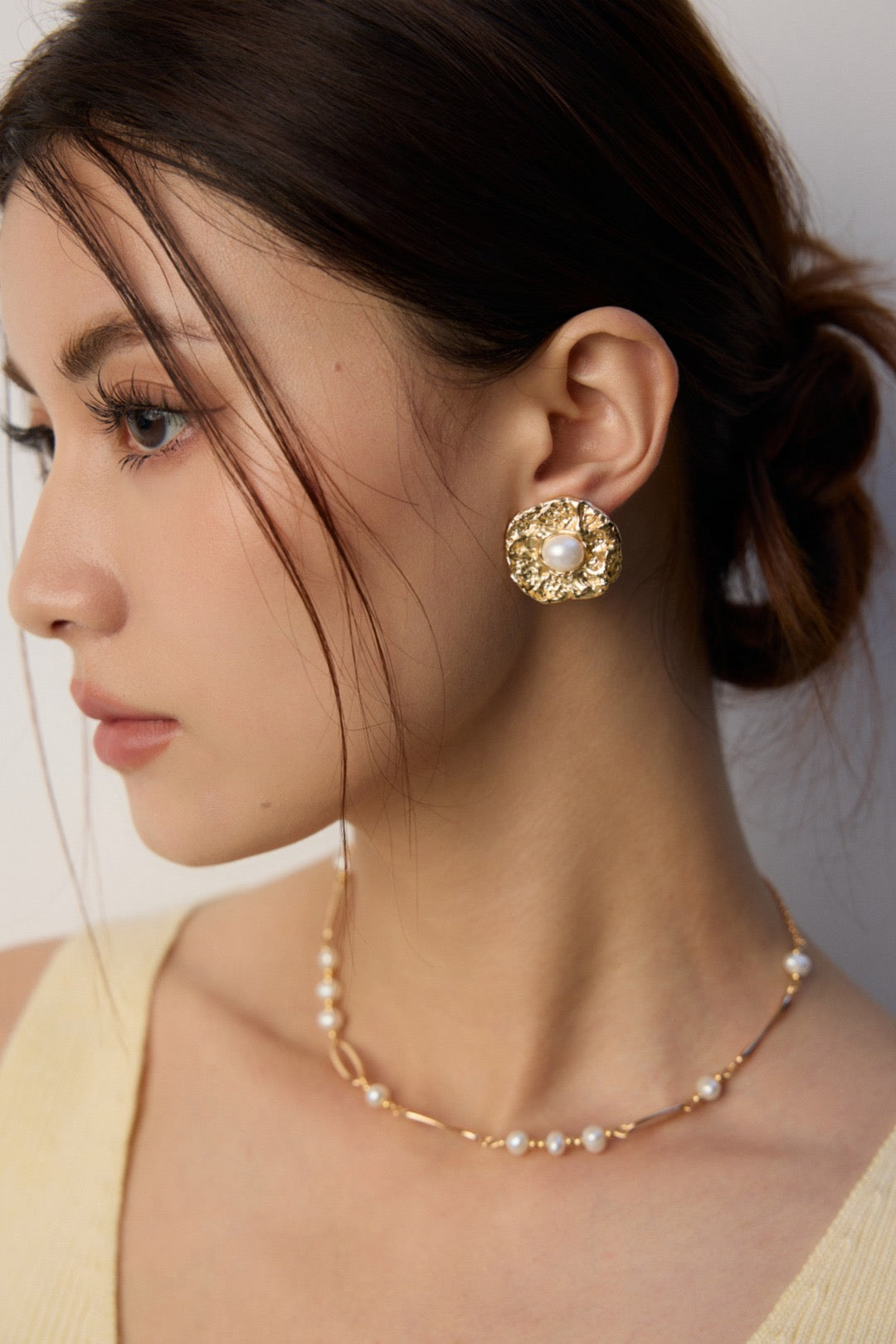 Vintage Textured Pearl Stud Earrings - Gold & Silver