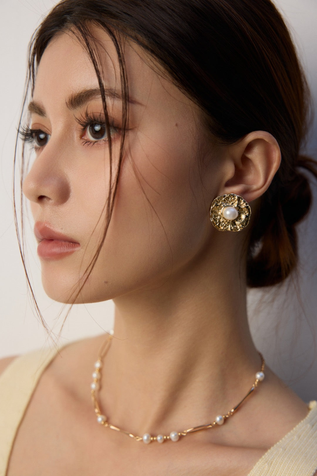 Vintage Textured Pearl Stud Earrings - Gold & Silver