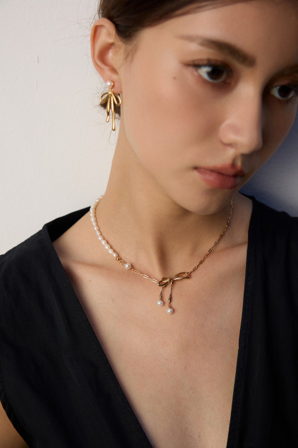 Bow Pearl Necklace – 18K Gold & 18K White Gold Plated 925 Silver with Natural Pearls
