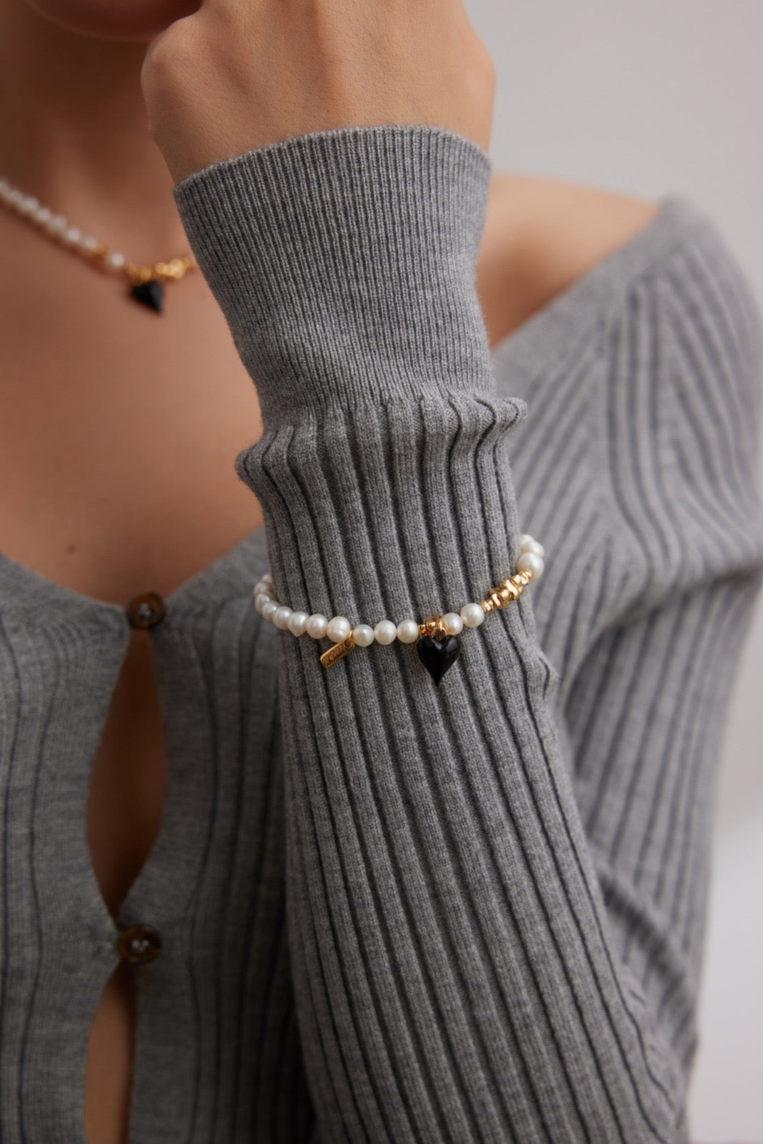 Black Enamel Heart & Natural Pearl Jewelry Set — Necklace & Bracelet, 18K Gold, 925 Sterling Silver