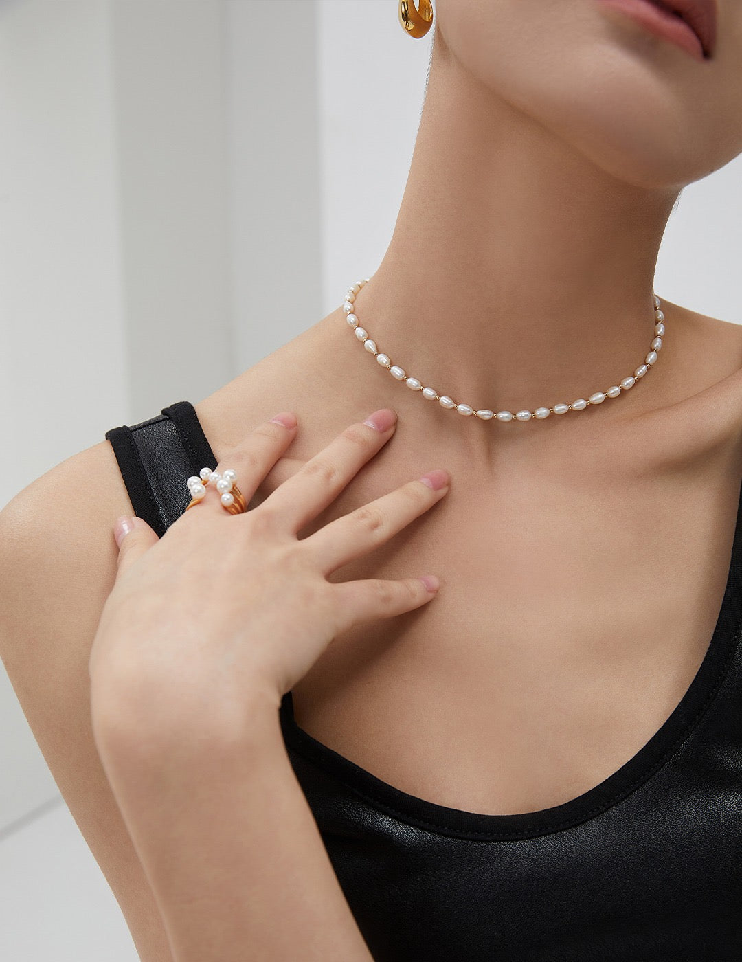 Minimalist Freshwater Pearl Choker — 18K Gold, 925 Sterling Silver