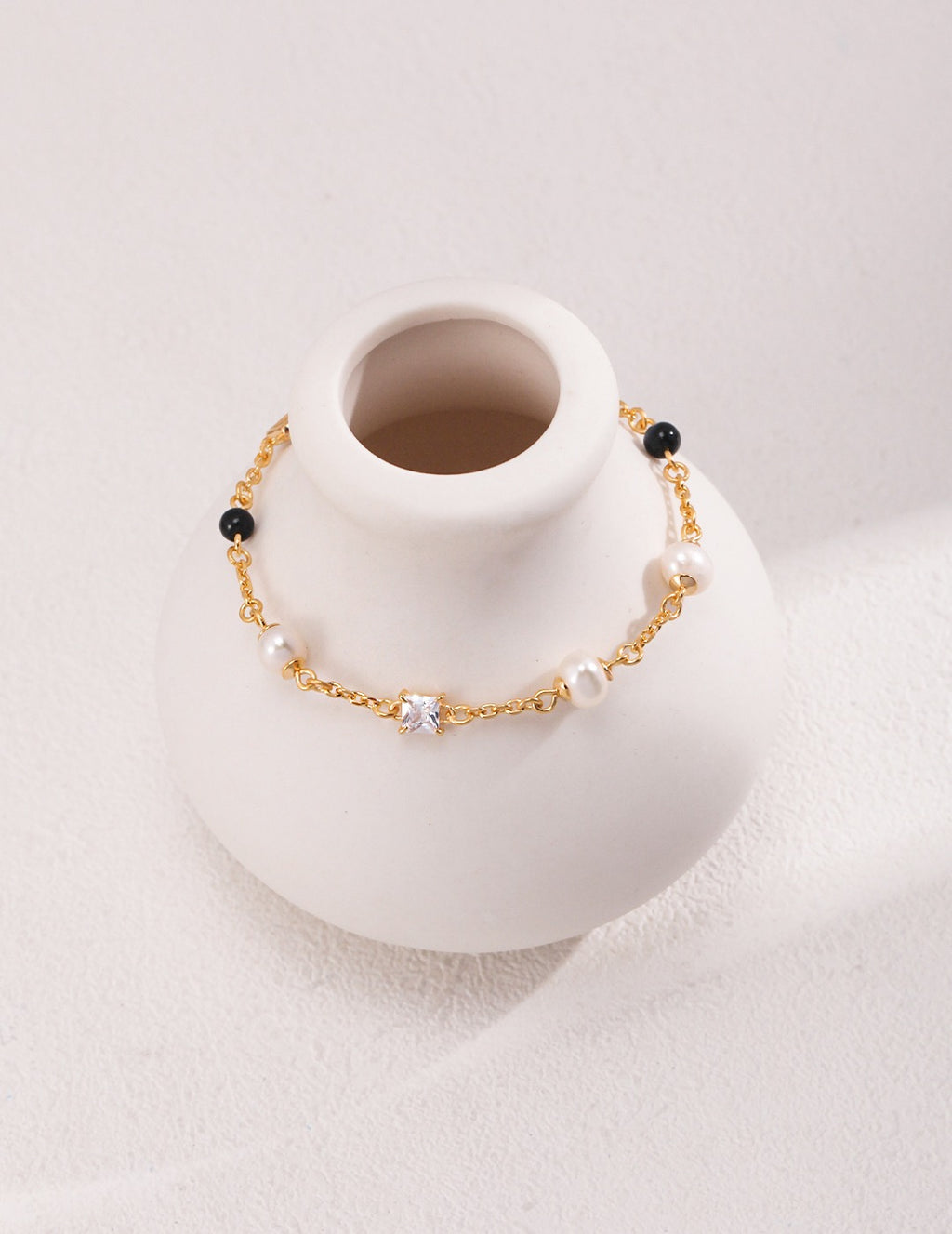 Pearl & Onyx Charm Bracelet – 18K Gold Plated 925 Silver with Natural Pearls and Zircon Stones
