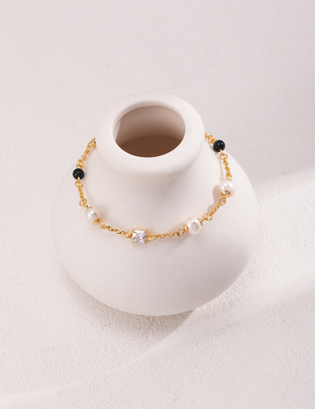 Pearl & Onyx Charm Bracelet – 18K Gold Plated 925 Silver with Natural Pearls and Zircon Stones