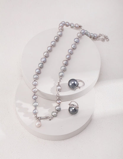 Grey pearl Necklace