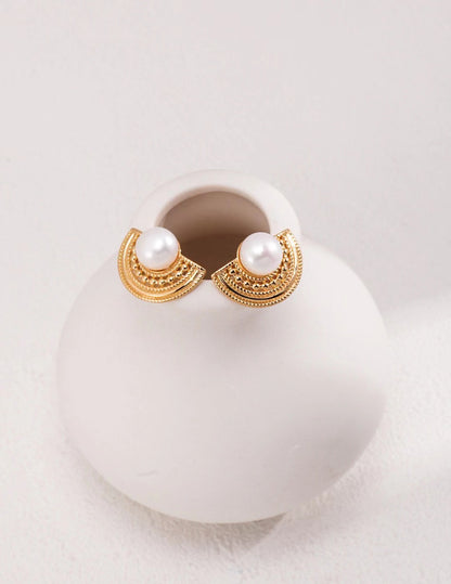 Half circle earrings with Pearl