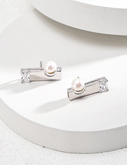 Brick-shaped Earrings with Natural pearl and Zirconia